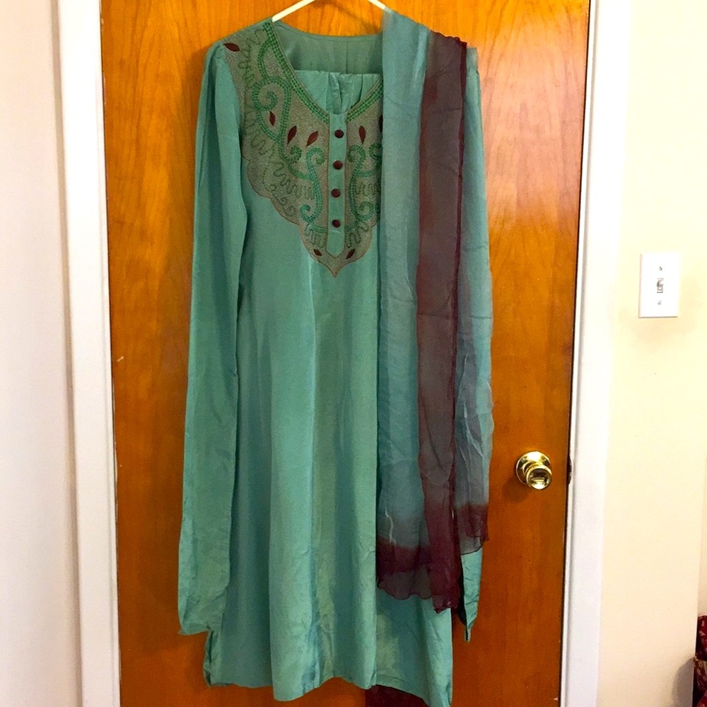 Satin silk Churidaar suit from India (Bollywood) / Pakistani (3 pieces)